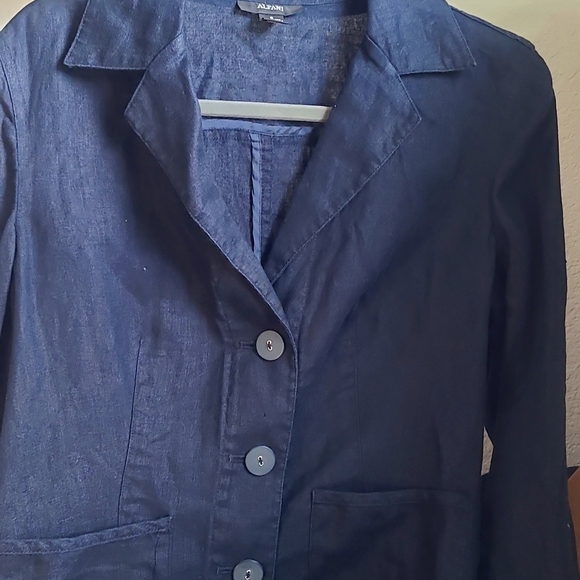 Linen Blazer - Picture 3 of 6
